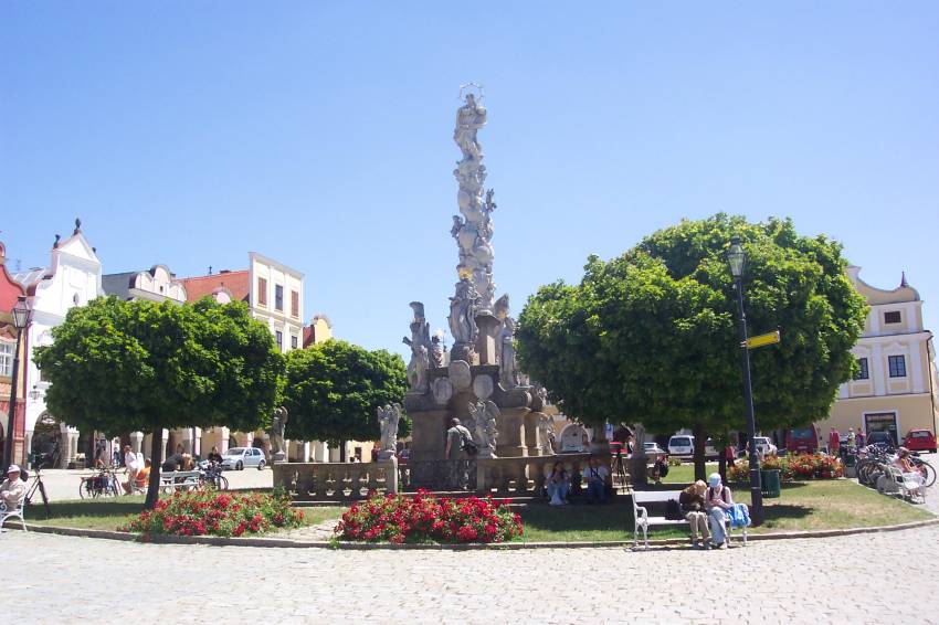 Telč - barokní sloup na náměstí